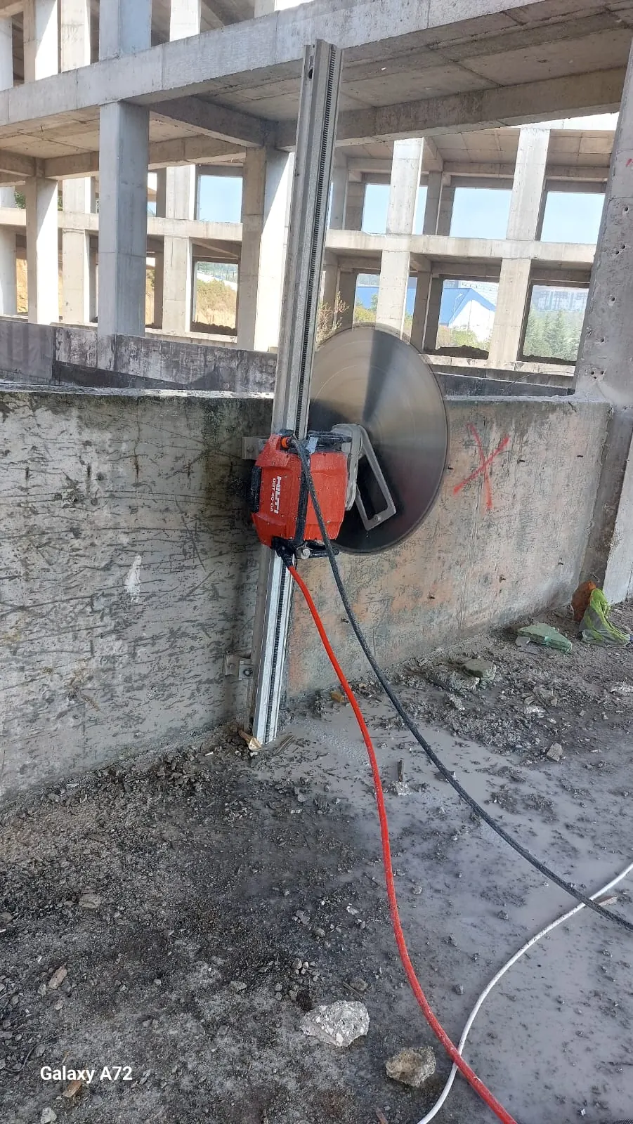 Duvar testere makinesi ile betonarme duvar kesimi